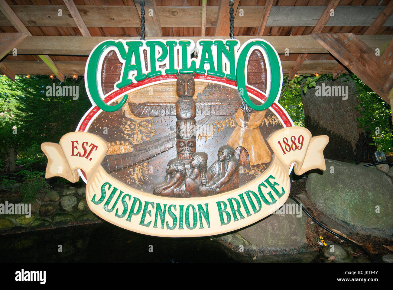 Signo de madera tallada en el Capilano Suspension Bridge Park, Vancouver, British Columbia, Canadá Foto de stock