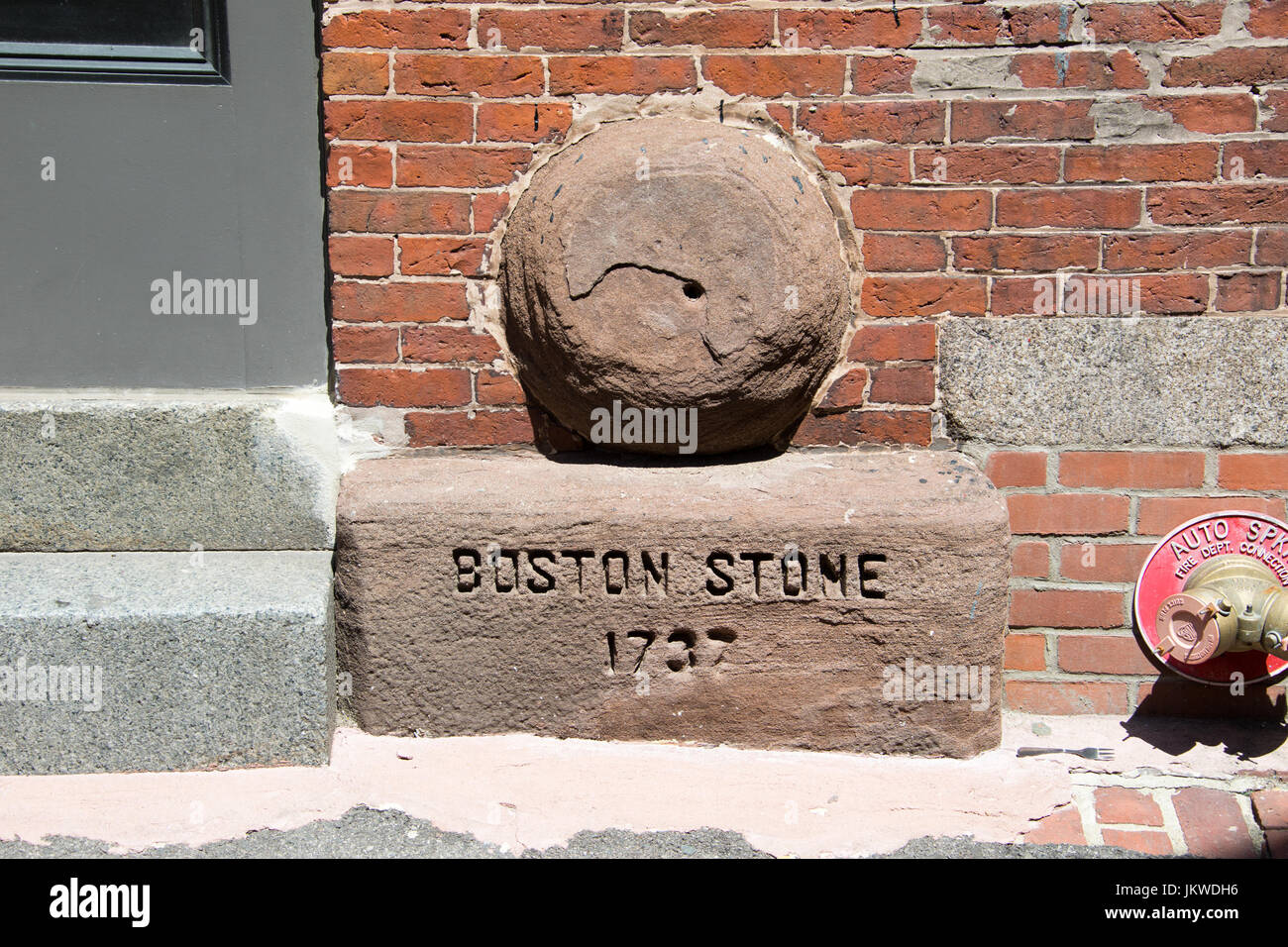 Boston Stone, 1737, Blackstone Block Distrito Histórico, Boston, MA, EE.UU. Foto de stock
