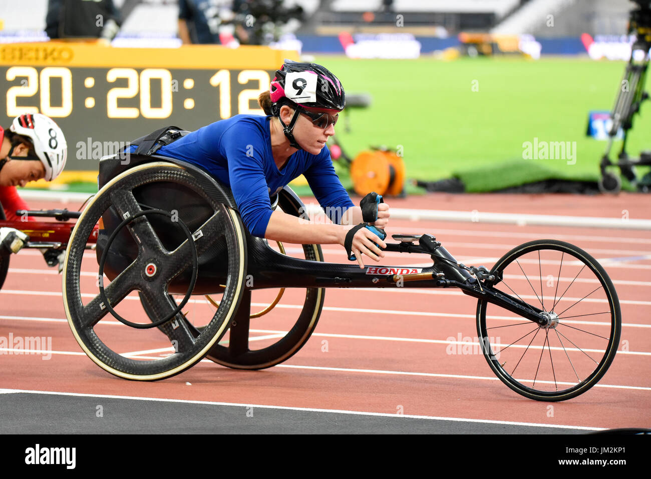 Amanda McGrory competir en las carreras en silla de ruedas en el Mundial de Atletismo de Pará en el estadio de Londres Foto de stock