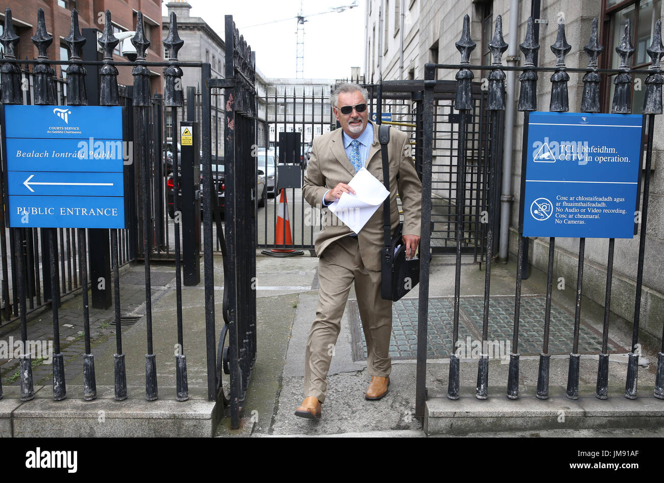 Ian Bailey, dejando al Tribunal de Apelación en Dublín después de su juicio sobre su fallido juicio contra el Estado a través de la Sophie Toscan du Plantier pesquisa. Foto de stock