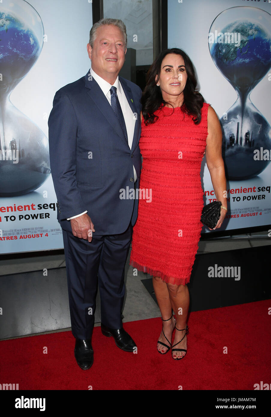 El 25 de julio de 2017 El Hollywood, California Al Gore y Elizabeth(01)