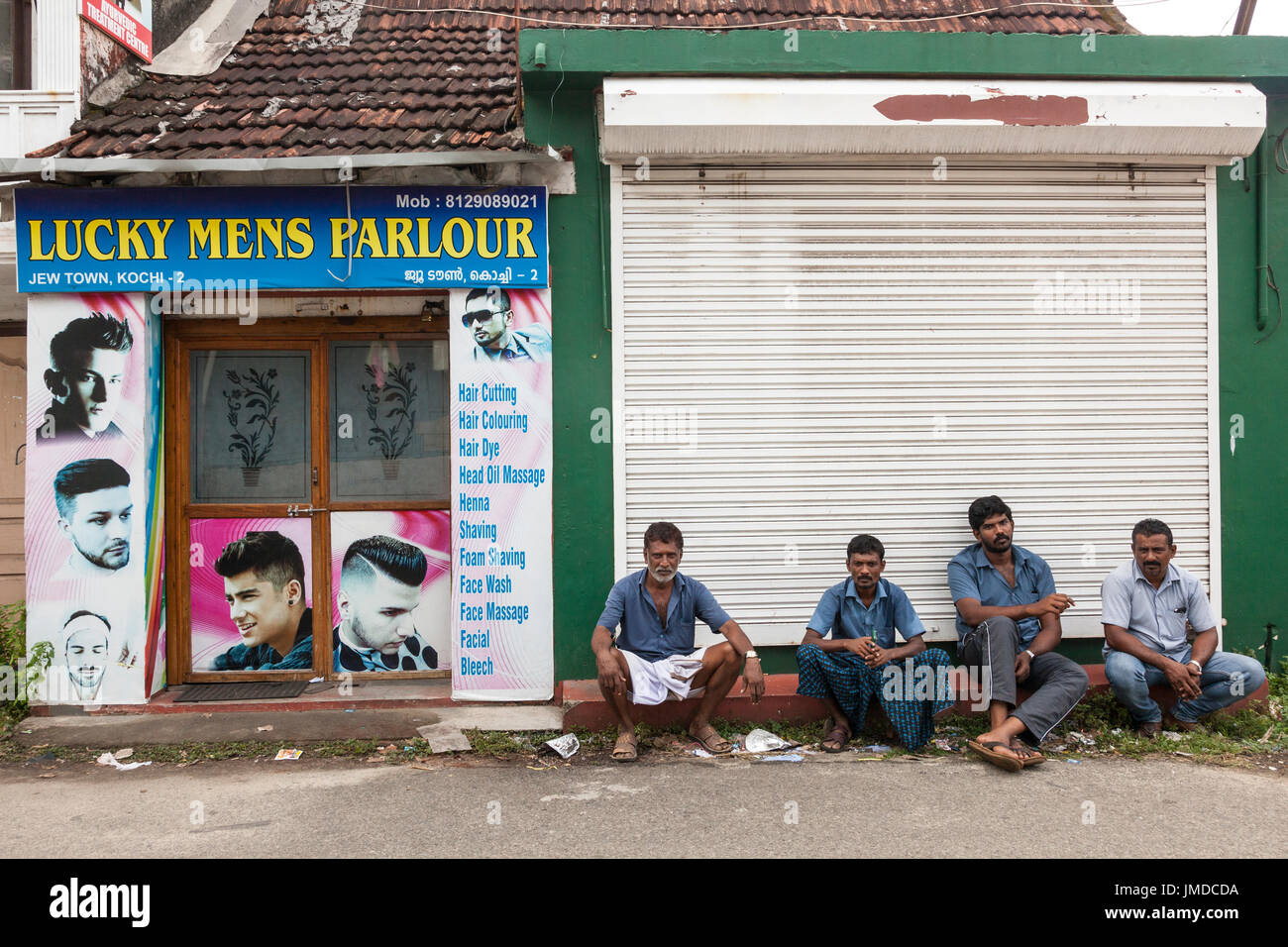 Lucky Men's Parlour, Kochi, India Foto de stock