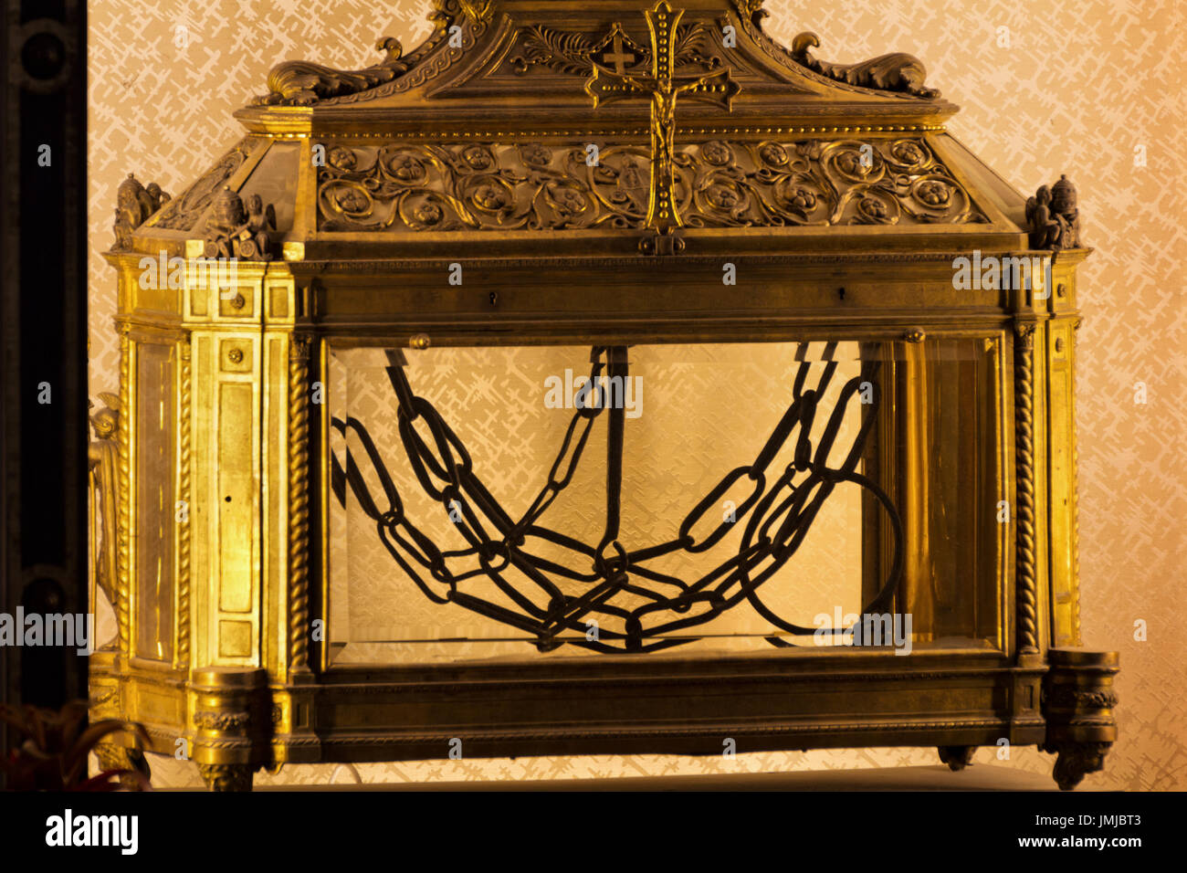 Iglesia de san pedro en cadenas fotografías e imágenes de alta