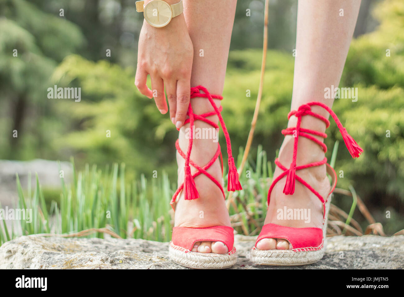 Zapatos de mujer al aire libre. Ideal para catálogos, postales, revistas y  blogger puestos Fotografía de stock - Alamy