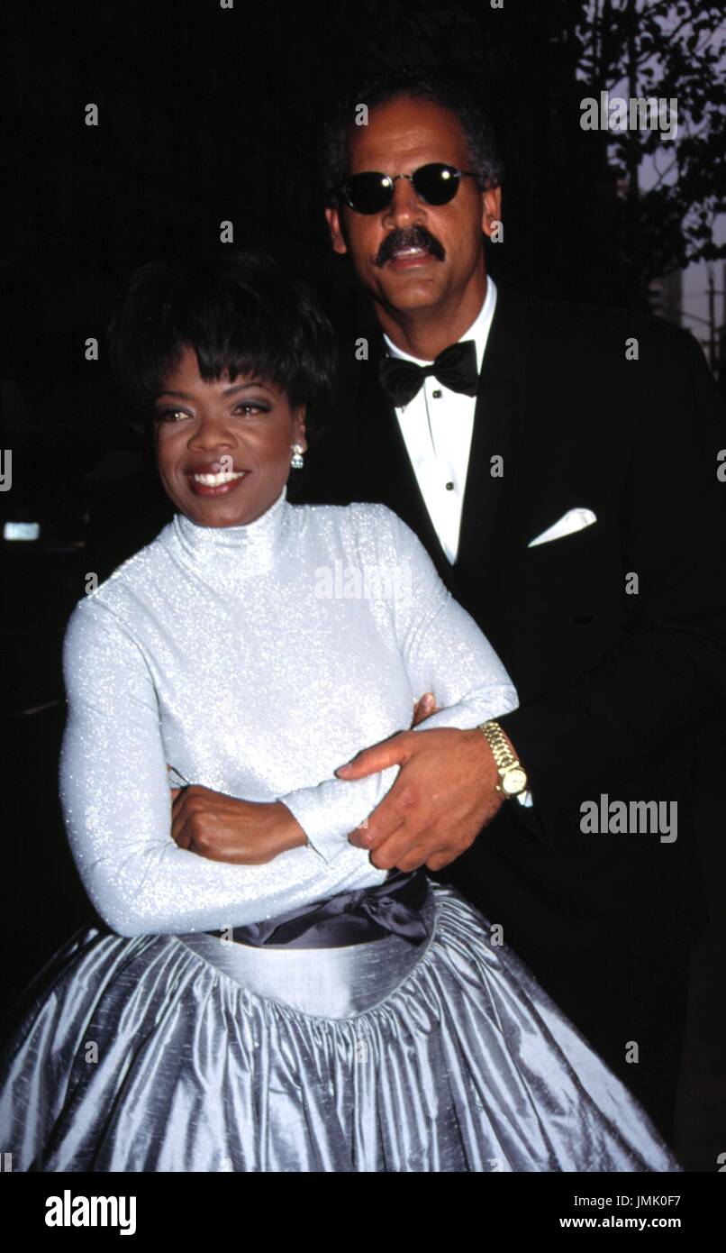 OPRAH WINFREY y STEDMAN GRAHAM asistir la esencia premios en el Paramount  Theatre de Nueva York. El 12 de mayo de 1995 todos los usos de crédito ©  RTMcbride / MediaPunch Fotografía de stock - Alamy