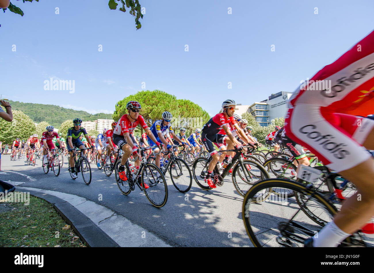 Comienzo de carrera de ciclismo 'Clasica' de San Sebastián el 29 de julio  de 2017 Fotografía de stock - Alamy
