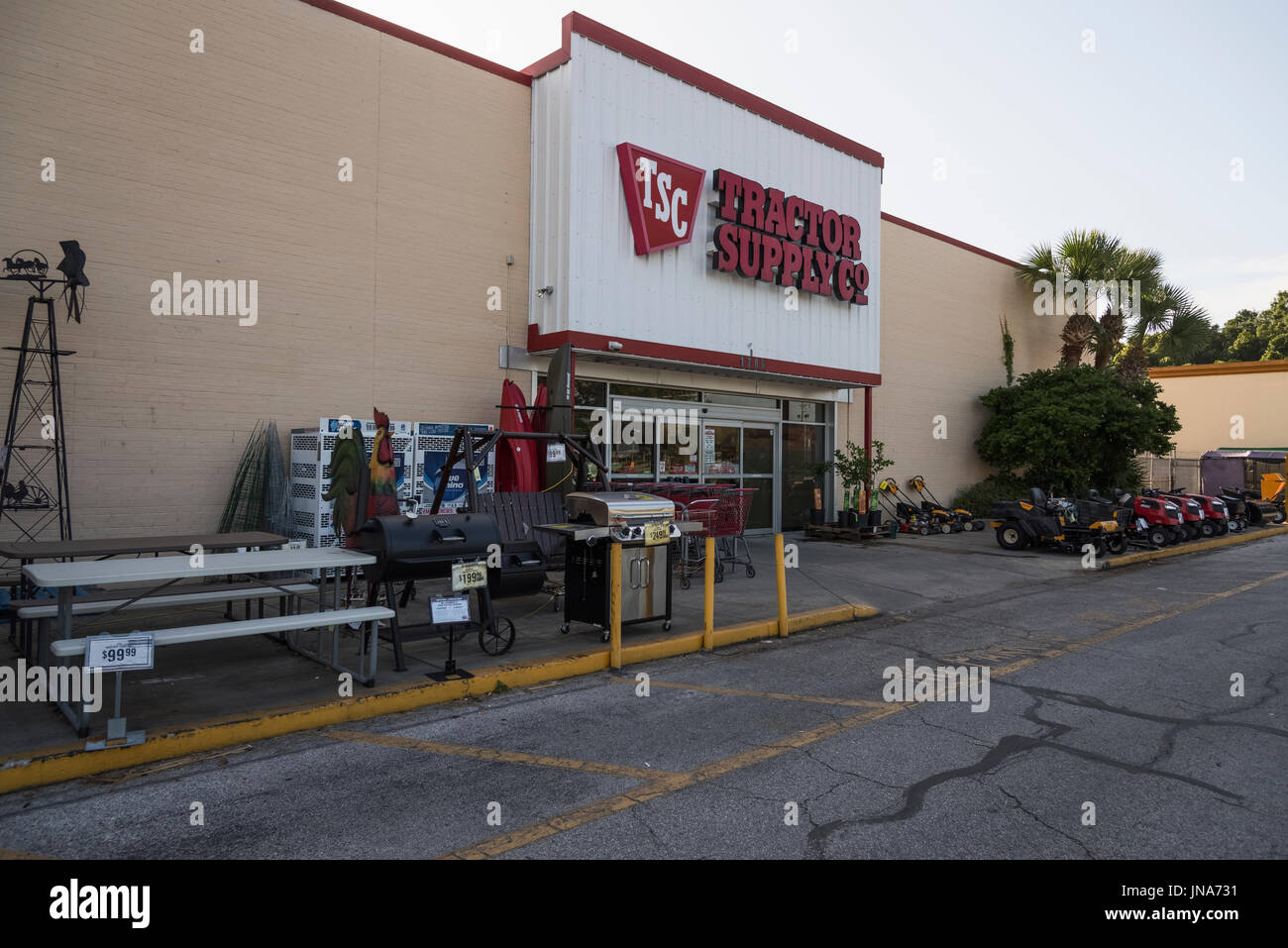 Tractor accessories fotografías e imágenes de alta resolución Alamy