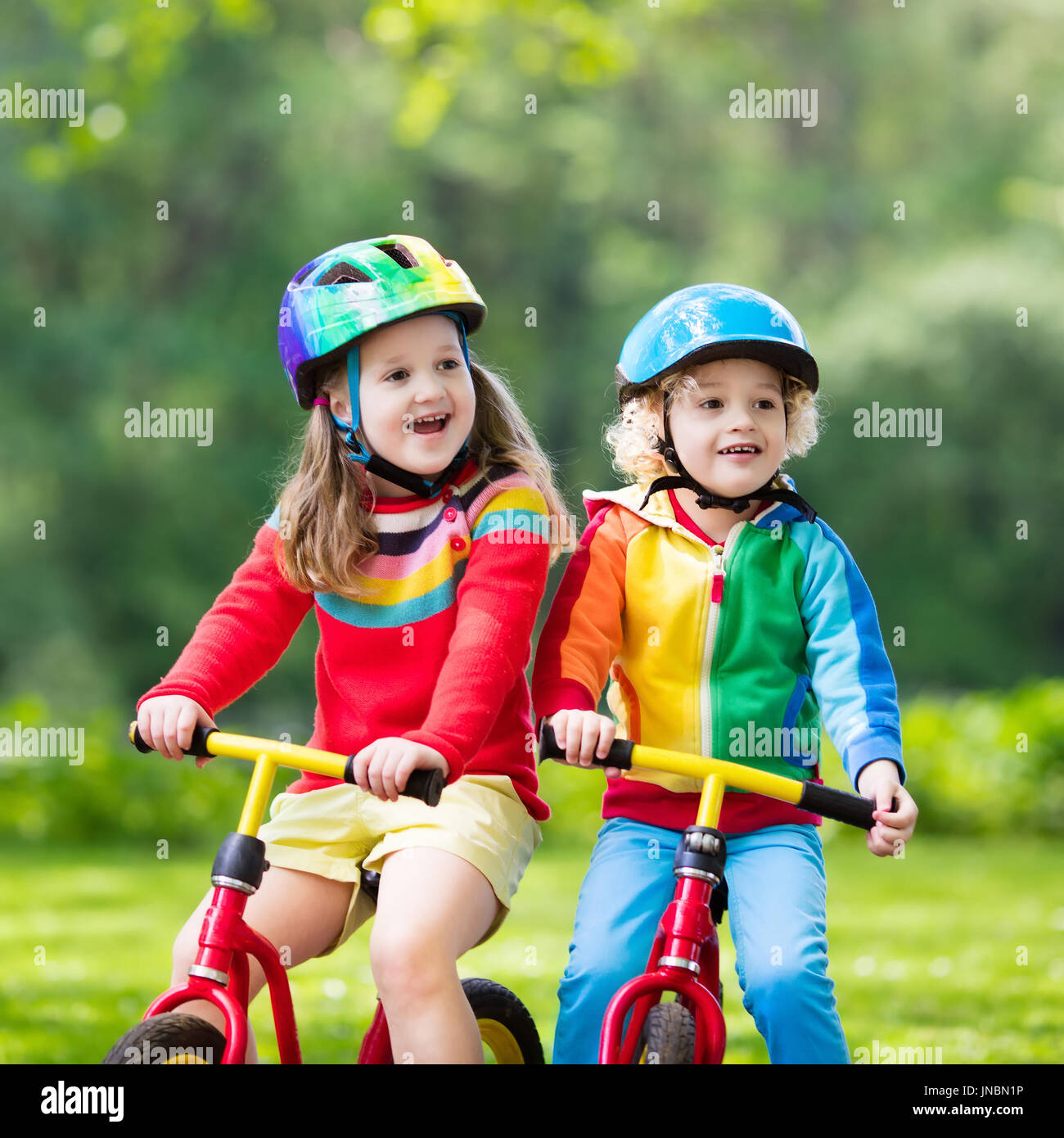 Casco Moto Bici Patin Infantil Niño Niña Cerrado 4 A 7 Años