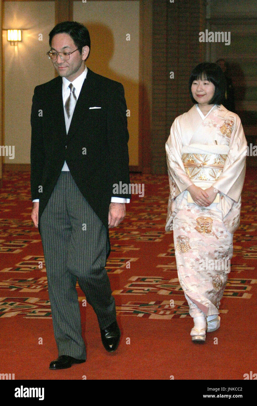 Tokio Japon La Princesa Sayako R Y Su Marido Yoshiki Kuroda Jefe Para Su Boda Hall De Recepcion En El Hotel Imperial De Tokio El 15 De Noviembre Piscina Foto Kyodo Fotografia