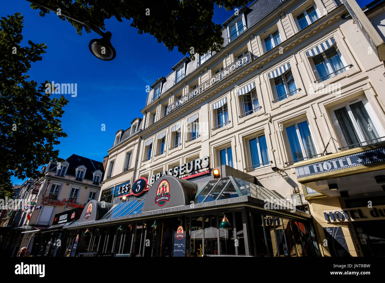 Grand Hotel du Nord en la Place Drouet d'Erlon, Reims, Francia Foto de stock