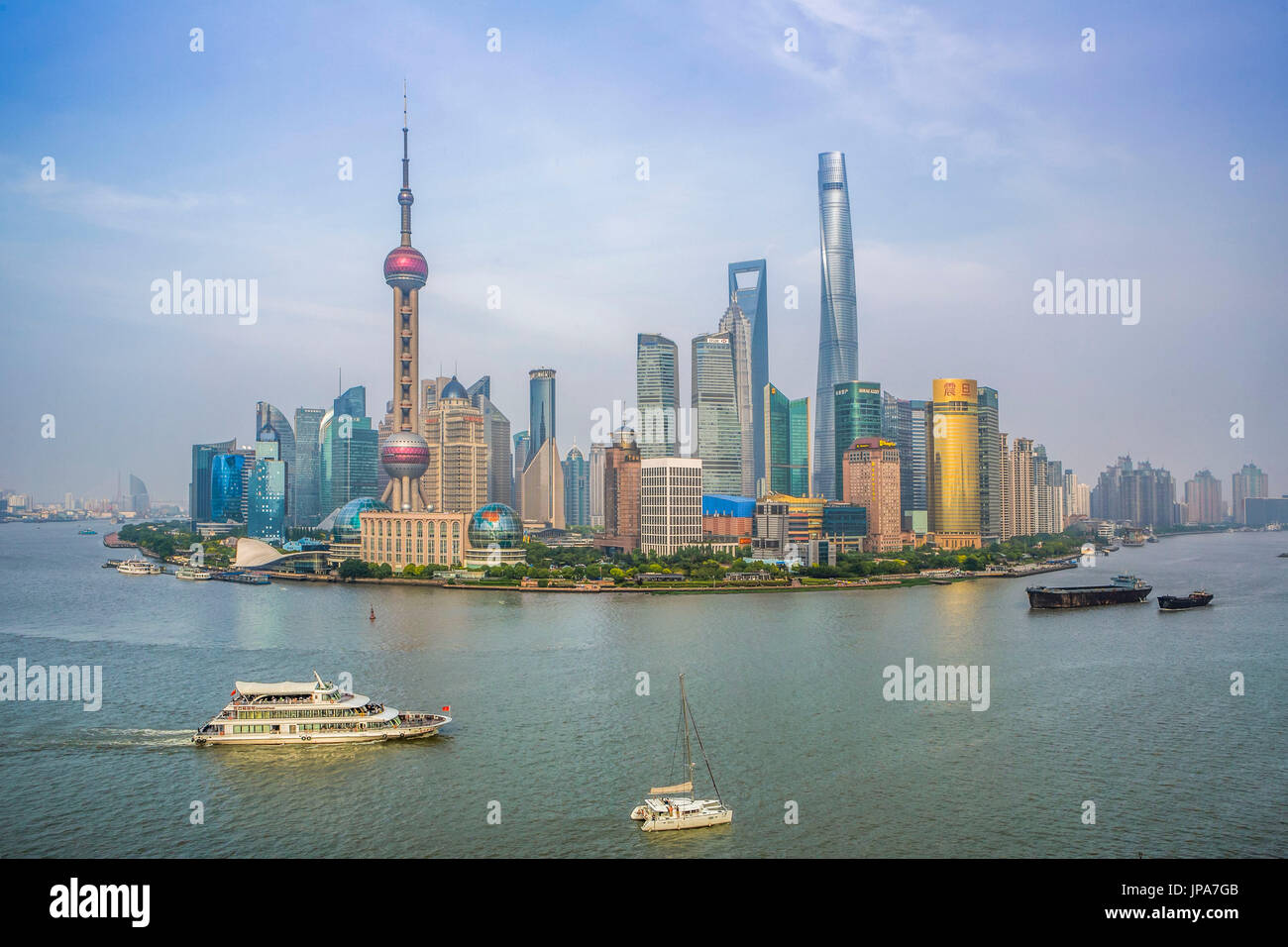 China, la ciudad de Shangai, el horizonte de Pudong Foto de stock