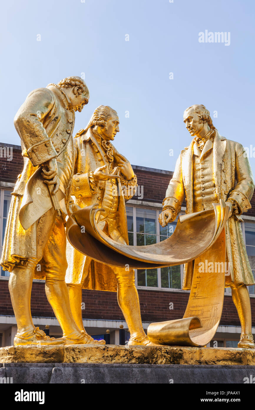 Inglaterra, West Midlands, Birmingham, Plaza del Centenario, la Estatua de Matthew Boulton y James Watt y William Murdoch por William Bloye fecha 1939 Foto de stock