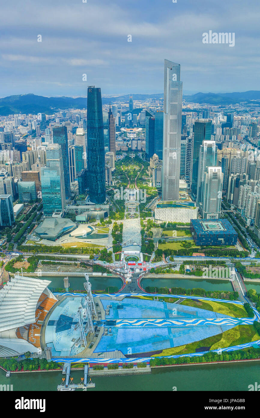 China, en la provincia de Guangdong, la ciudad de Guangzhou, Ciudad Nueva Wuyang, centro financiero internacional y East Tower Foto de stock