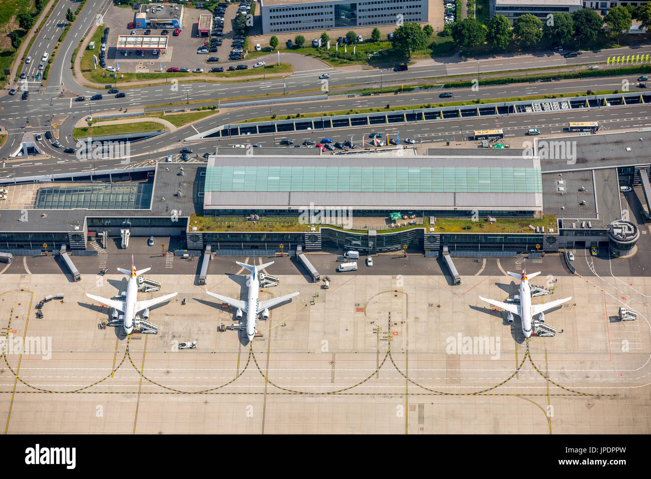 Aeropuerto Regional Dortmund-Wickede, delantal con un avión de pasajeros, Terminal 1, terminal de vuelos, fotografía aérea, Dortmund, área de Ruhr Foto de stock