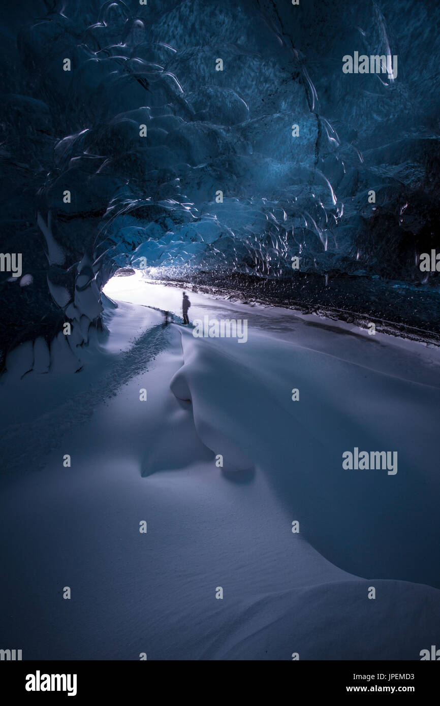 Cueva de hielo en el sureste de Islandia Foto de stock