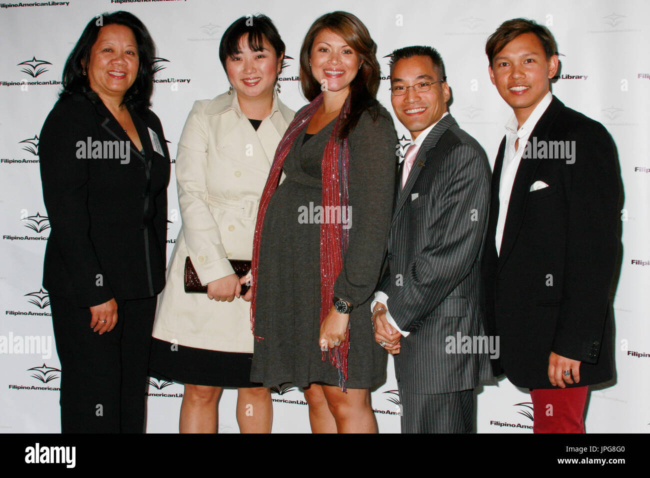 (L-R) Aumentó Ibanez con Macy's Anna Chung, Christina Alindogan, Don Manning, junto con la American Library Filipino Juan Mina Al Filipino biblioteca americana la octava Gala Anual y concierto benéfico Jazzmopolitan celebrada en El Teatro Aratani Culutural y Japanese American Center de Los Angeles, CA el sábado, 11 de octubre de 2008. Foto por Peter Gonzaga_Pacific Rim Fotografía de prensa. Foto de stock