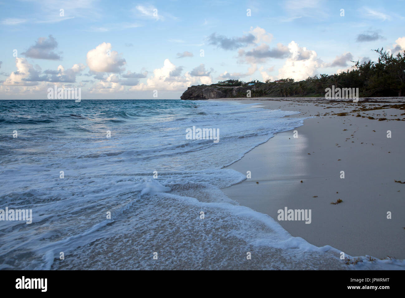 Temprano en la mañana, Foul Bay. En el sureste de la isla de Barbados es la playa de la Bahía de Foul. Foto de stock