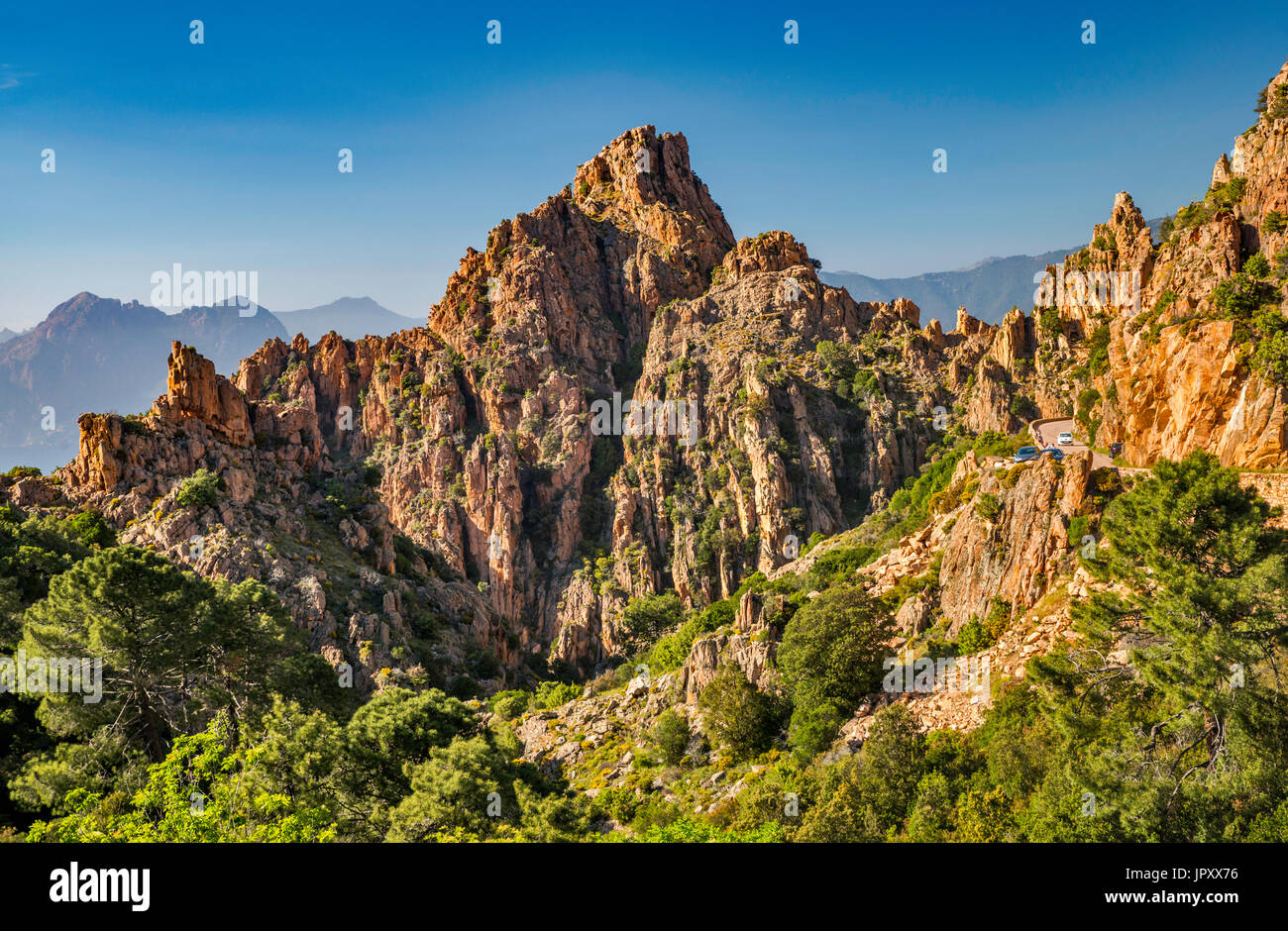 Porphyritic naranja rocas de granito, en Les Calanques de Piana, Sitio del Patrimonio Mundial de la UNESCO, Corse du Sud, Córcega, Francia Foto de stock