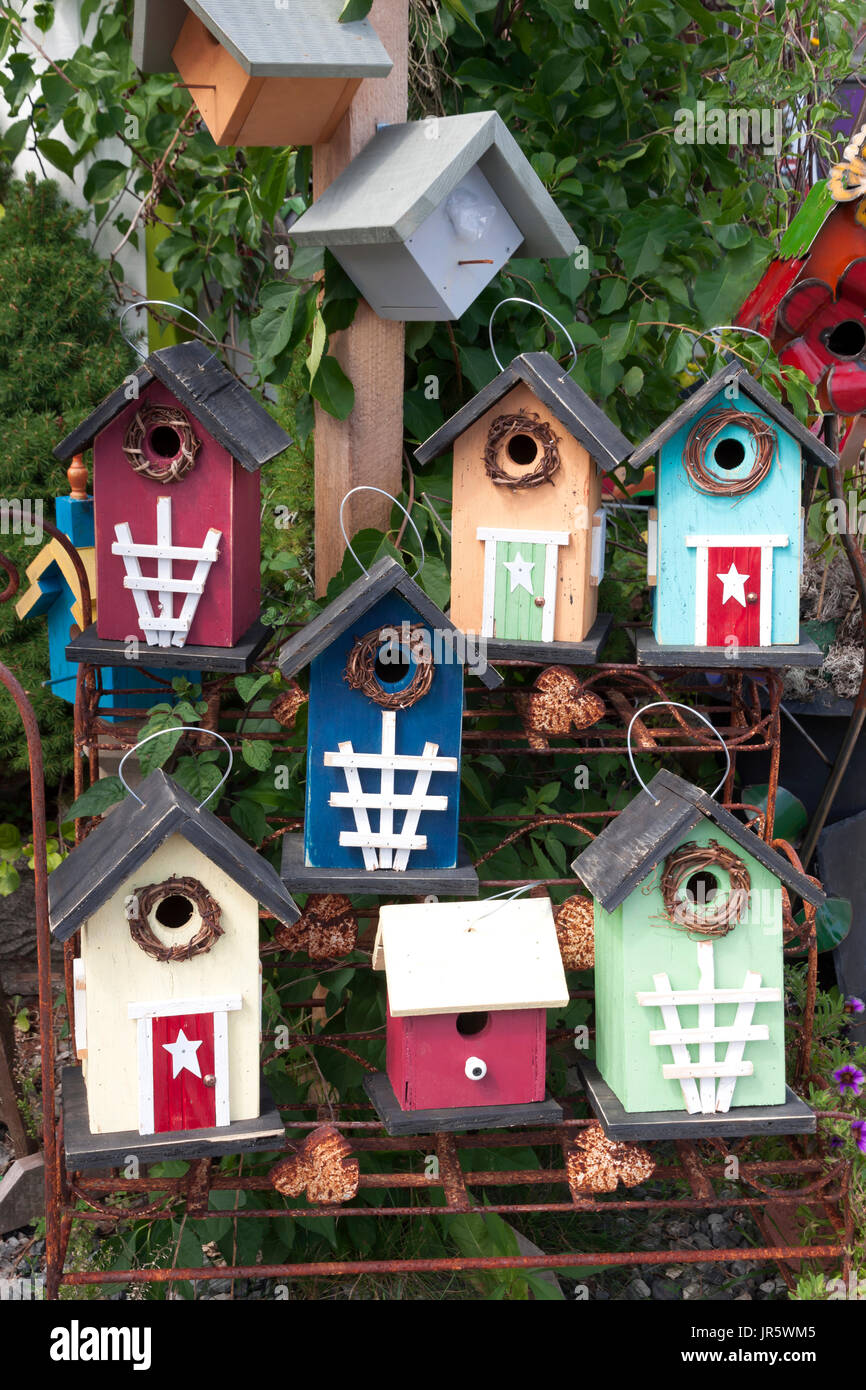 Birdhouses para ventas en un kiosko fuera de Ogunquit, Maine, Estados Unidos. Foto de stock