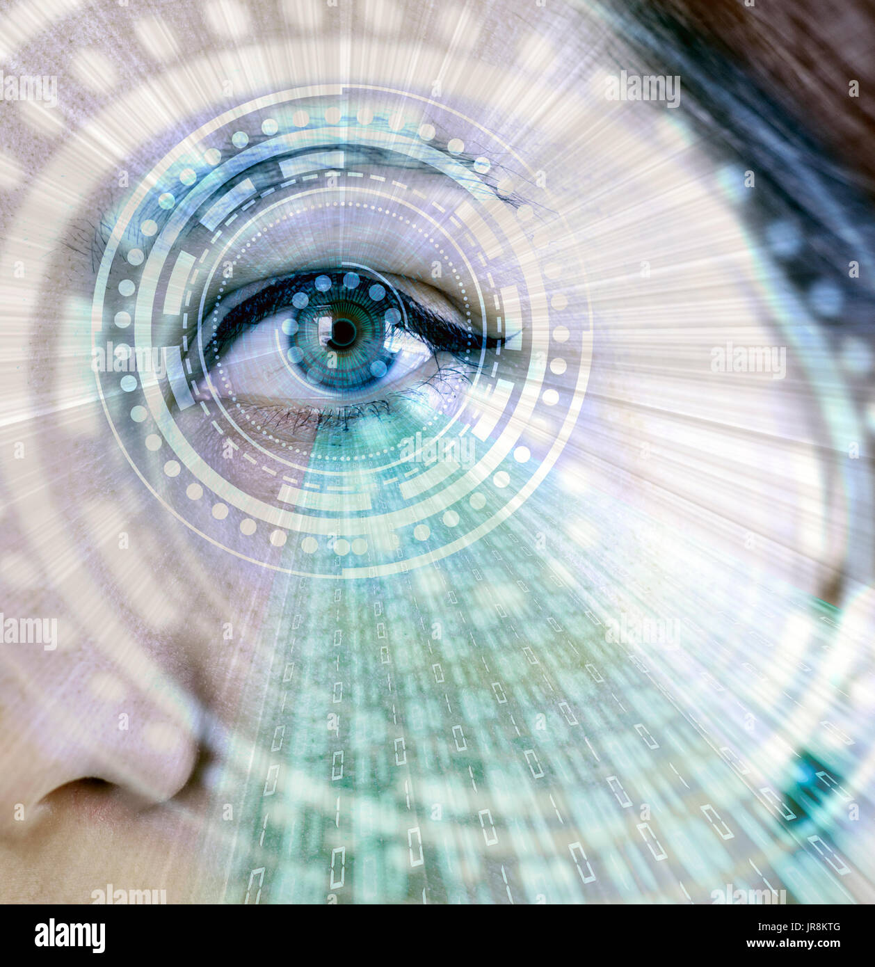 Mujer usando un dispositivo de aumento de la retina con una pantalla HUD azul con varios HUDs de alta tecnología Foto de stock