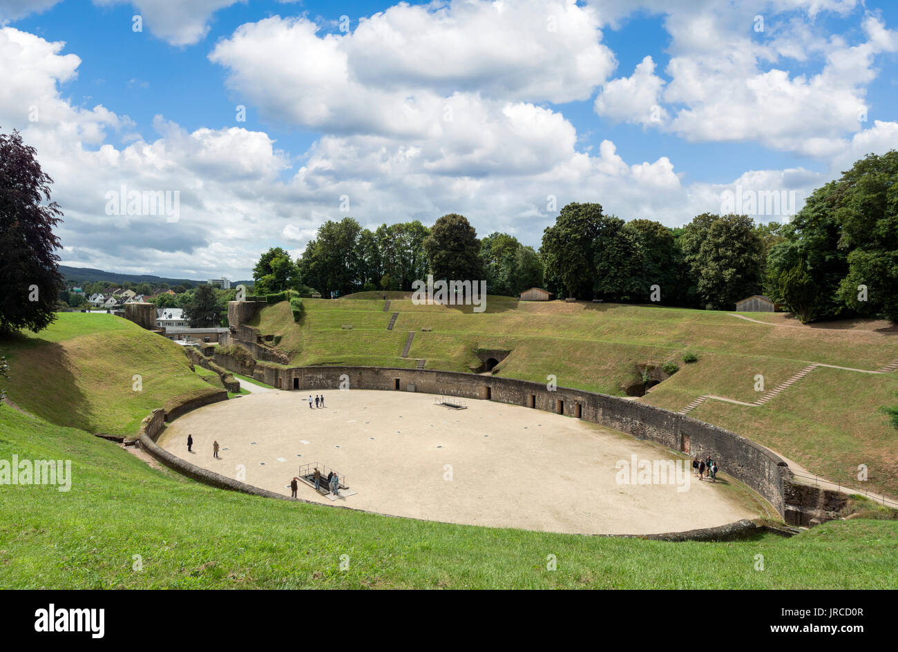 El anfiteatro romano en la ciudad de Trier, que data de alrededor de 100 AD, Renania-Palatinado, Alemania Foto de stock
