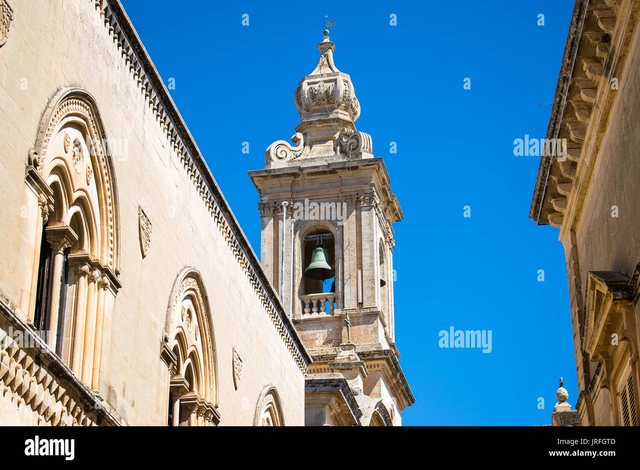 Campanario gótico en Mdina, Malta Foto de stock
