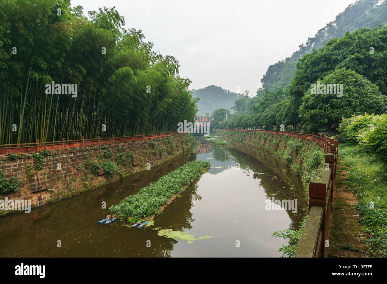 Canales de Leshan Gran Buda zona escénica, Sichuan, China Foto de stock