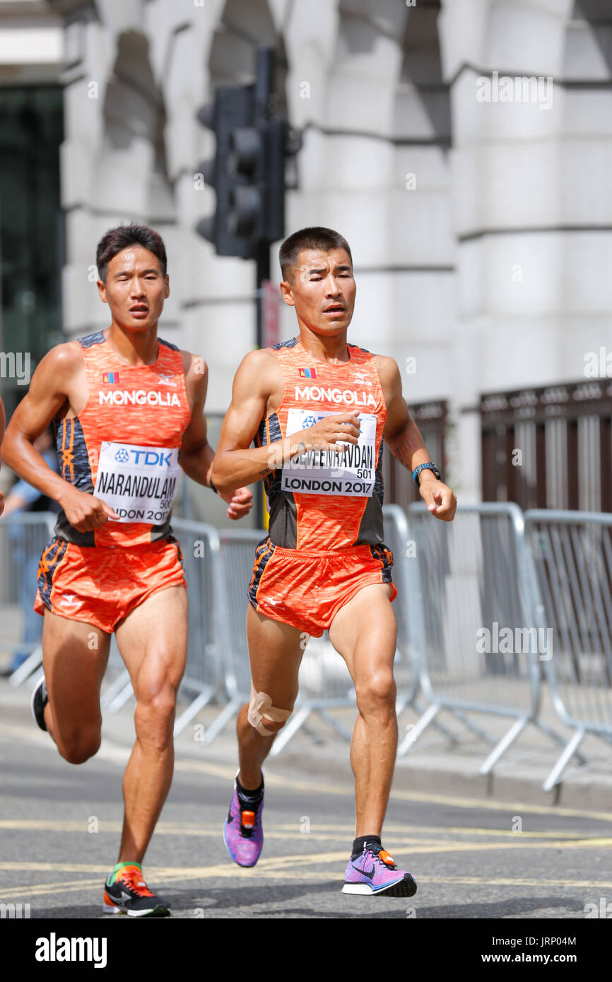 Stratford, Londres, Reino Unido. 6 de agosto de 2017. Campeonato del Mundo de Atletismo de la IAAF maratón del campeonato del mundo de domingo de agosto. corredores de todo el mundo están teniendo lugar en la maratón de la IAAF en Londres, Inglaterra, una vez más, está en el centro de eventos deportivos de clase mundial. Europa, Inglaterra, London Stratford evento deportivo Villa Olímpica 2017. mo farah última carrera. mens maratón iaaf 2017 LONDRES, 6 de agosto. Foto de stock