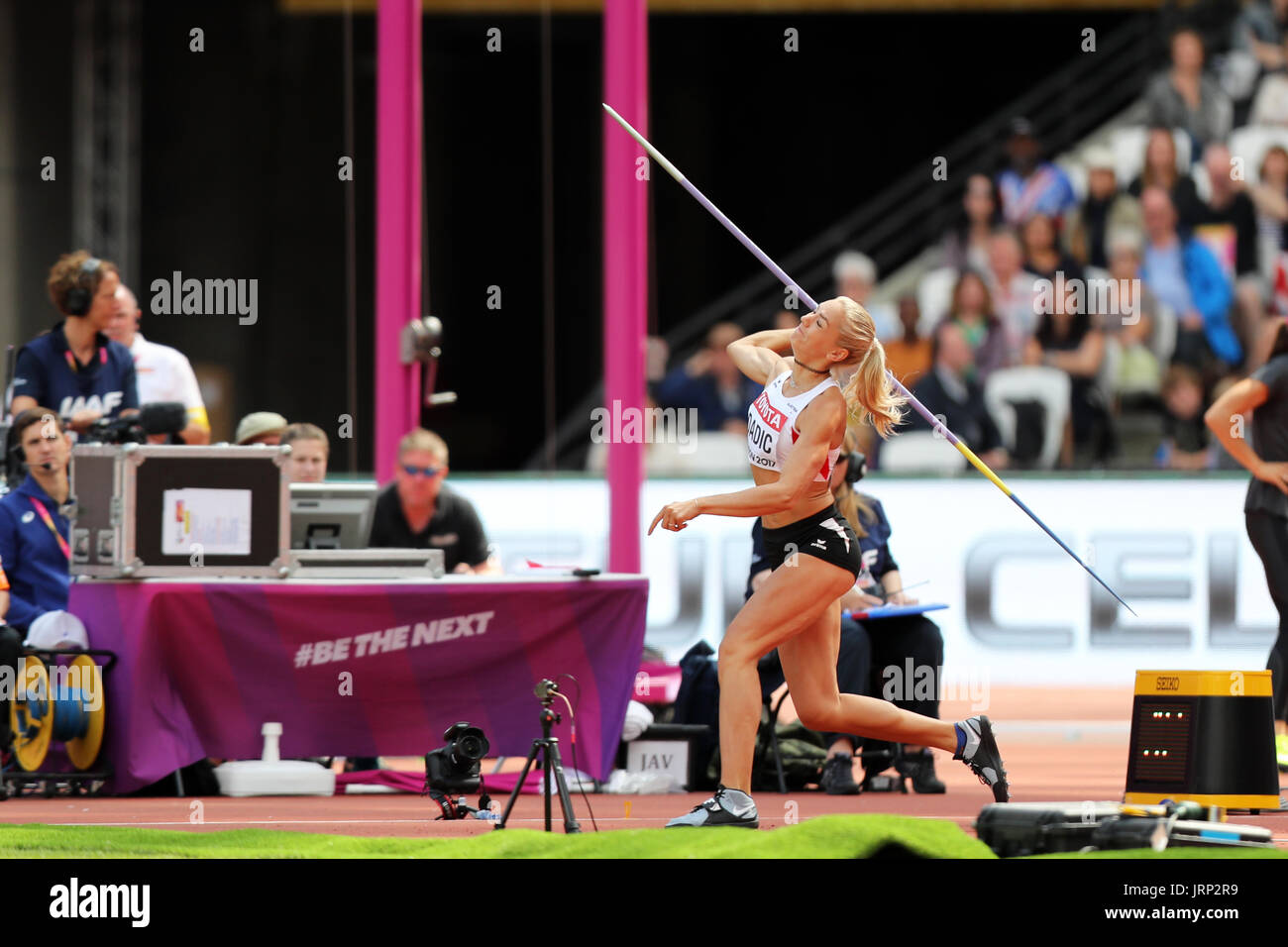 Londres, Reino Unido. 6 de agosto de 2017. Ivona DADIC de Austria competir en el Heptathlon Javelin throw en el 2017, Campeonatos Mundiales de la IAAF, Queen Elizabeth Olympic Park, Stratford, Londres, Reino Unido. Crédito: Simon Balson/Alamy Live News Foto de stock