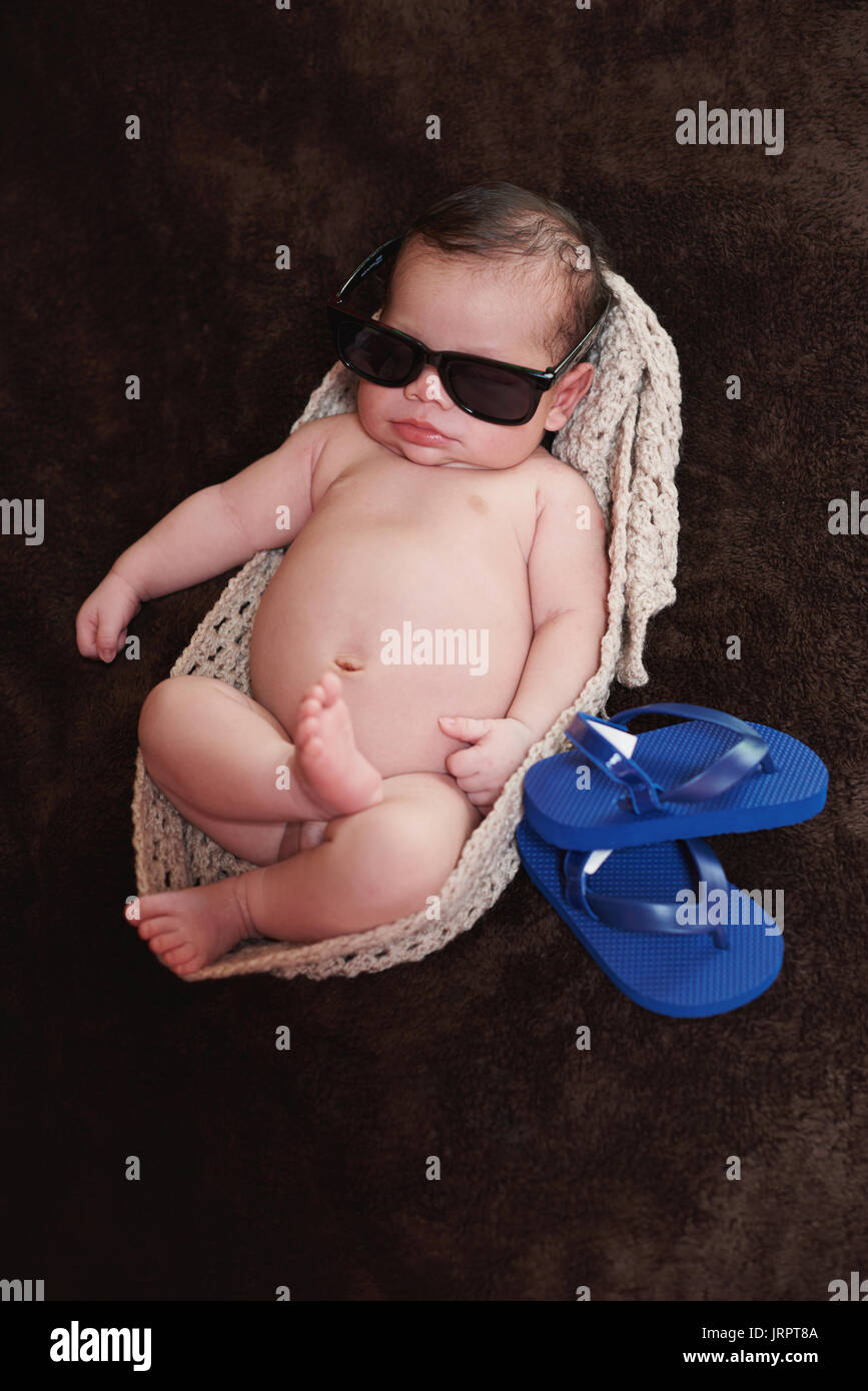 Chanclas de bebe fotografías e imágenes de alta resolución - Alamy