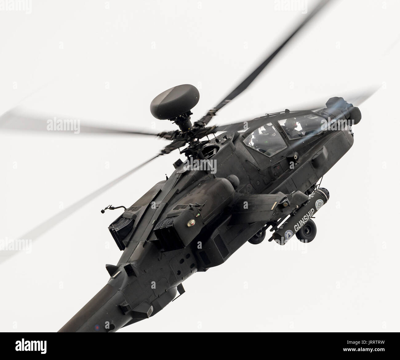 Apache Gunship Ejército Británico durante la exhibición en el Royal International Air Tattoo Foto de stock