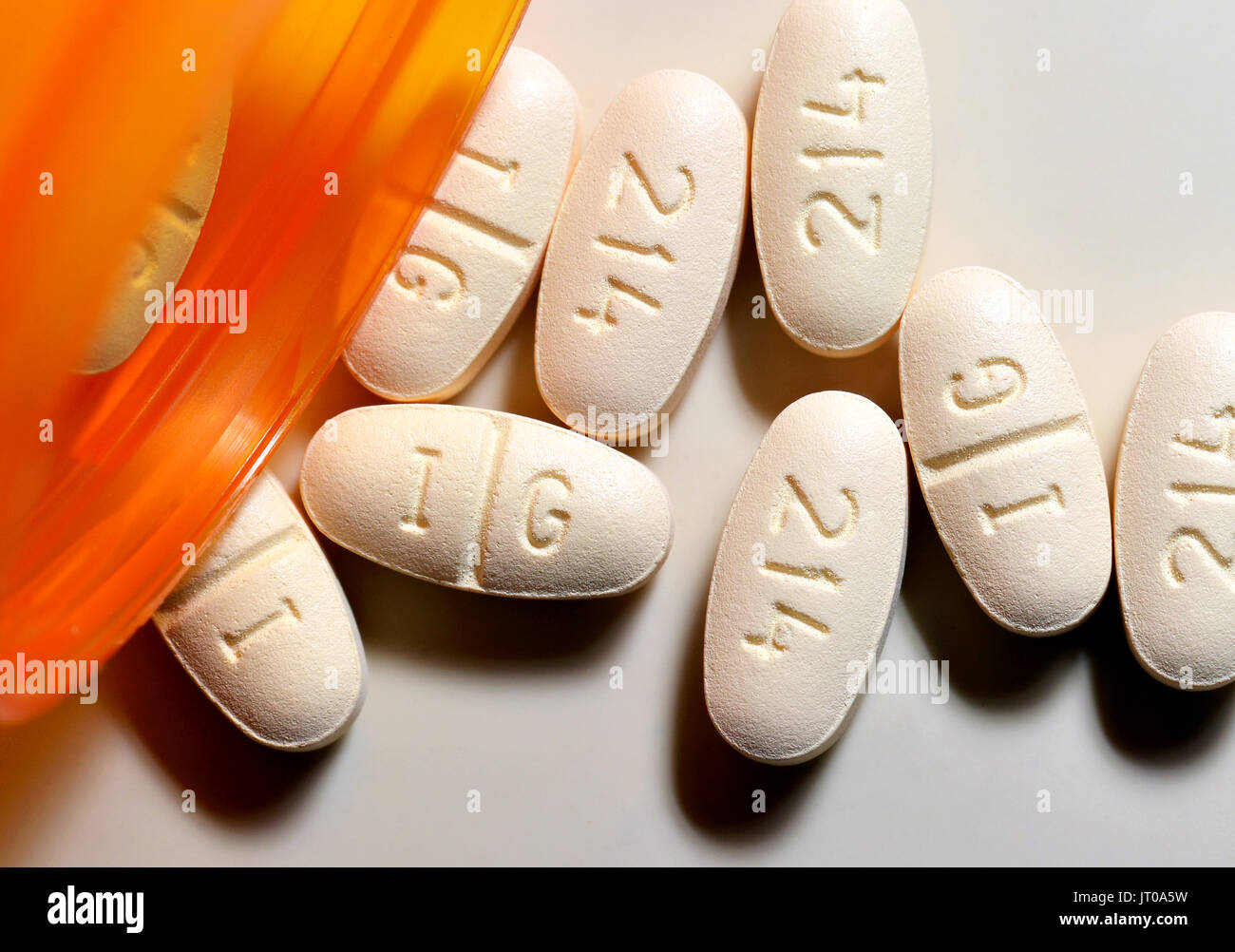Zoloft 100 mg, Sertralina, es recetado para tratar la depresión, el  trastorno obsesivo-compulsivo, trastorno de pánico, ansiedad, trastorno de  estrés postraumático Fotografía de stock - Alamy