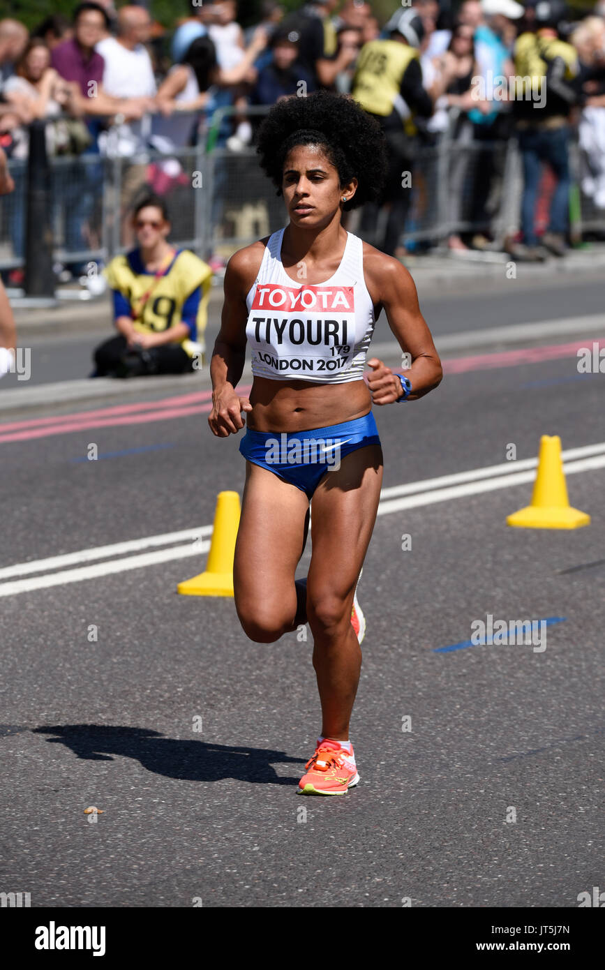 Maor Tiyouri de Israel corriendo en el Campeonato Mundial de la IAAF 2017 Maratón carrera en Londres, Reino Unido Foto de stock