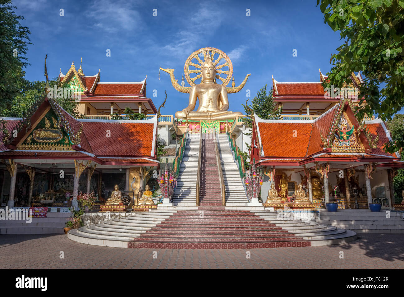 Big Buddha templo o Wat Phra Yai en Kho Samui Island, Tailandia Foto de stock
