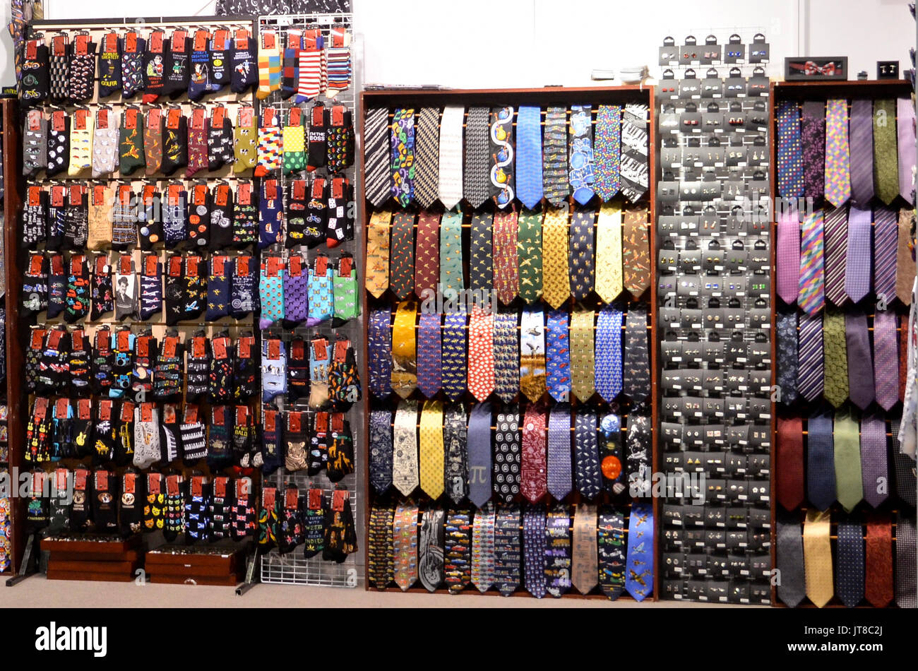 Corbatas Accesorios Mens en exhibición en moda. la feria más grande de Gran Bretaña para compradores de moda, entre 6ª-8ª de agosto de en el NEC, Birmingham, Reino