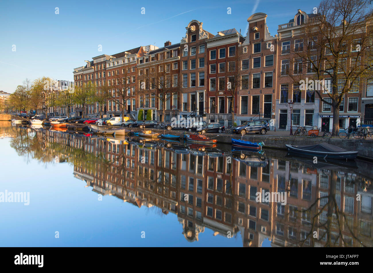 Al amanecer del canal Keizersgracht, Amsterdam, Países Bajos, Europa Foto de stock