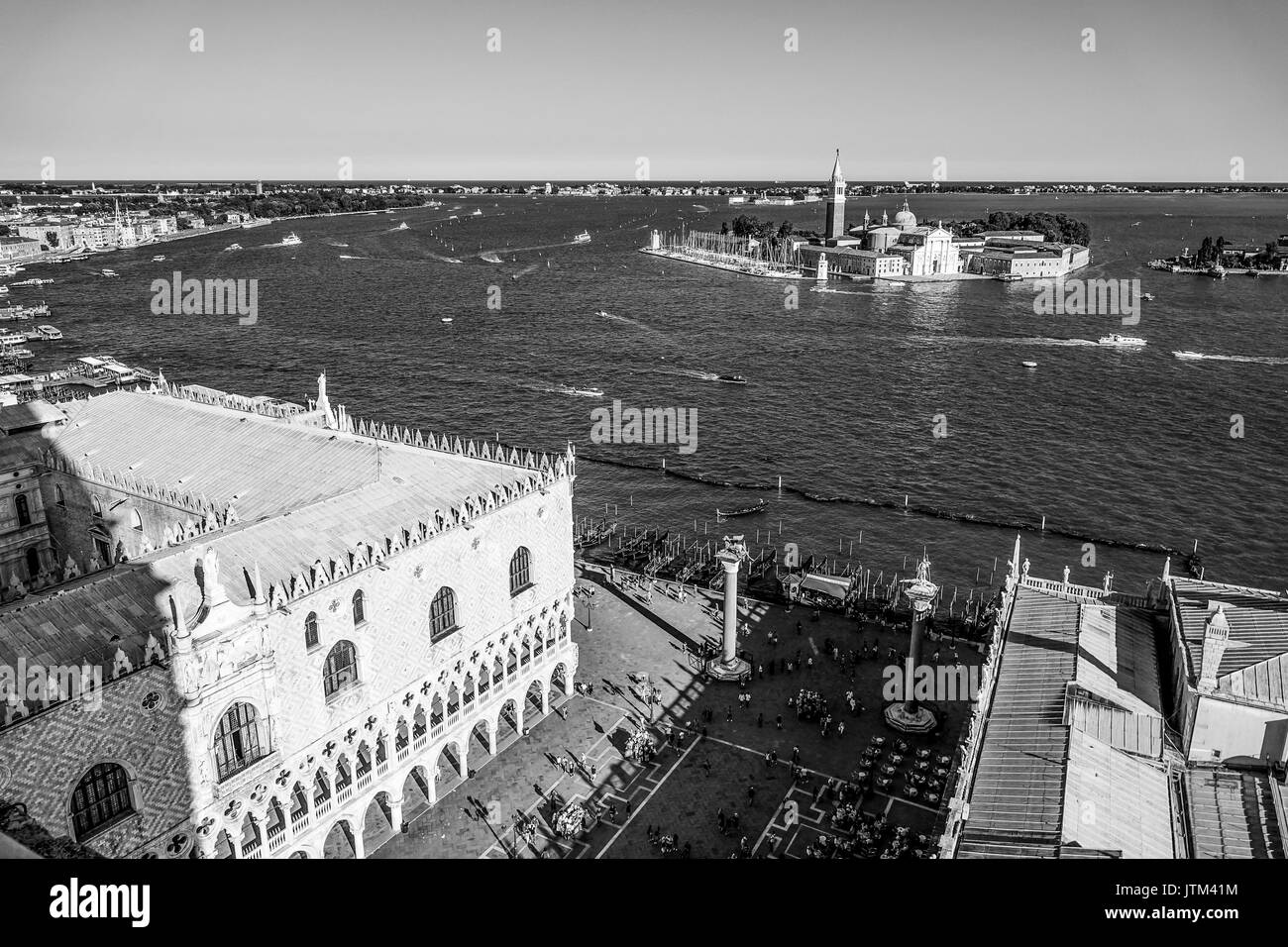 Palacio Doge y la isla de San Giorgio en Venecia. Foto de stock