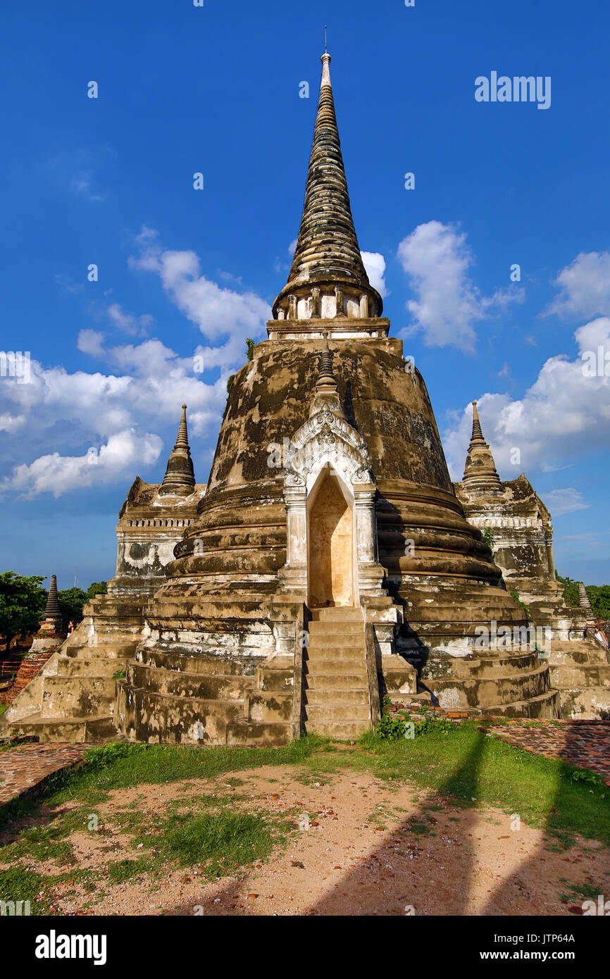 Las ruinas de los chedis de Wat Phra Si Sanphet templo, Ayutthaya, Tailandia Foto de stock