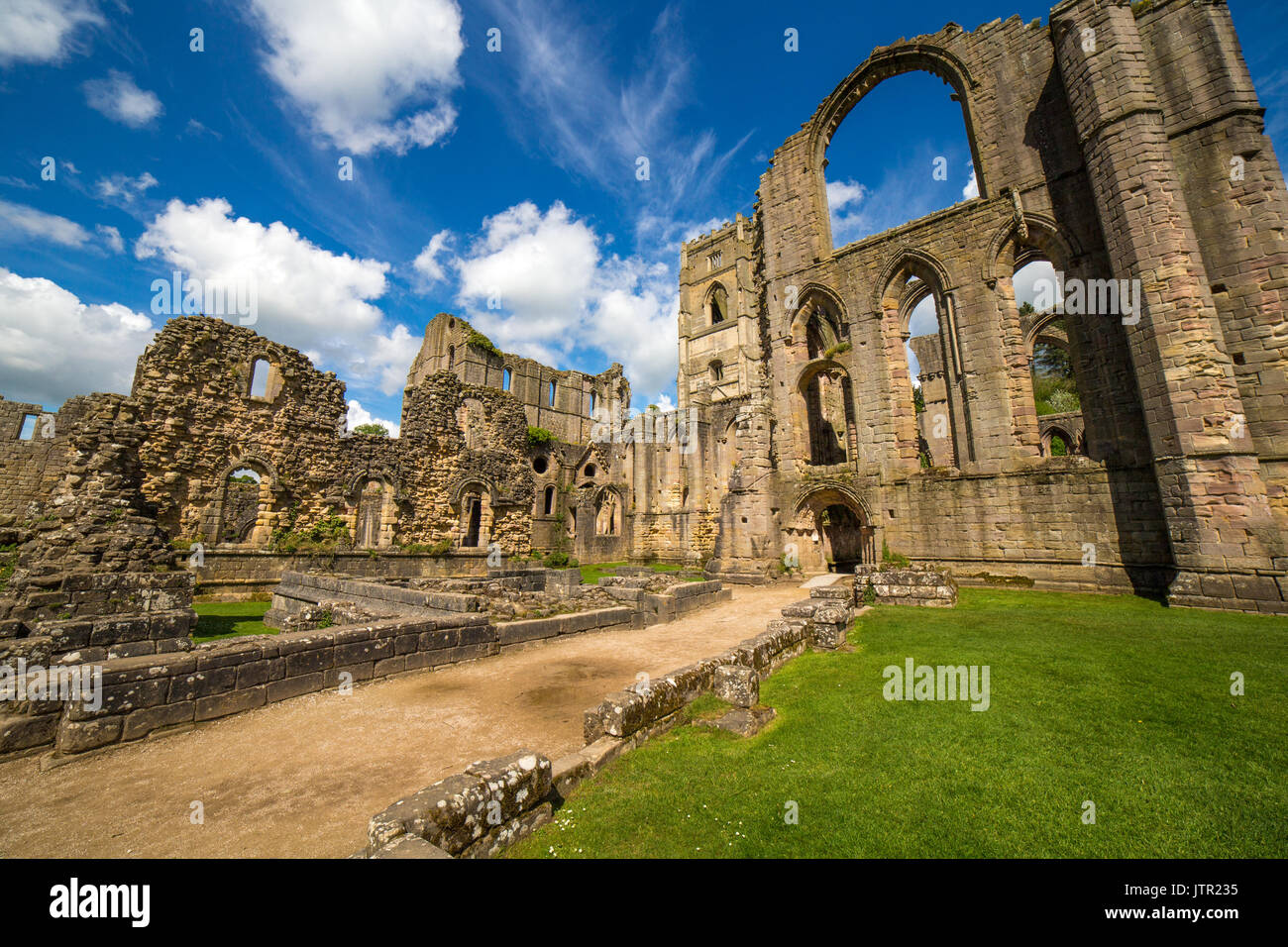 Fountains Abbey en North Yorkshire Foto de stock