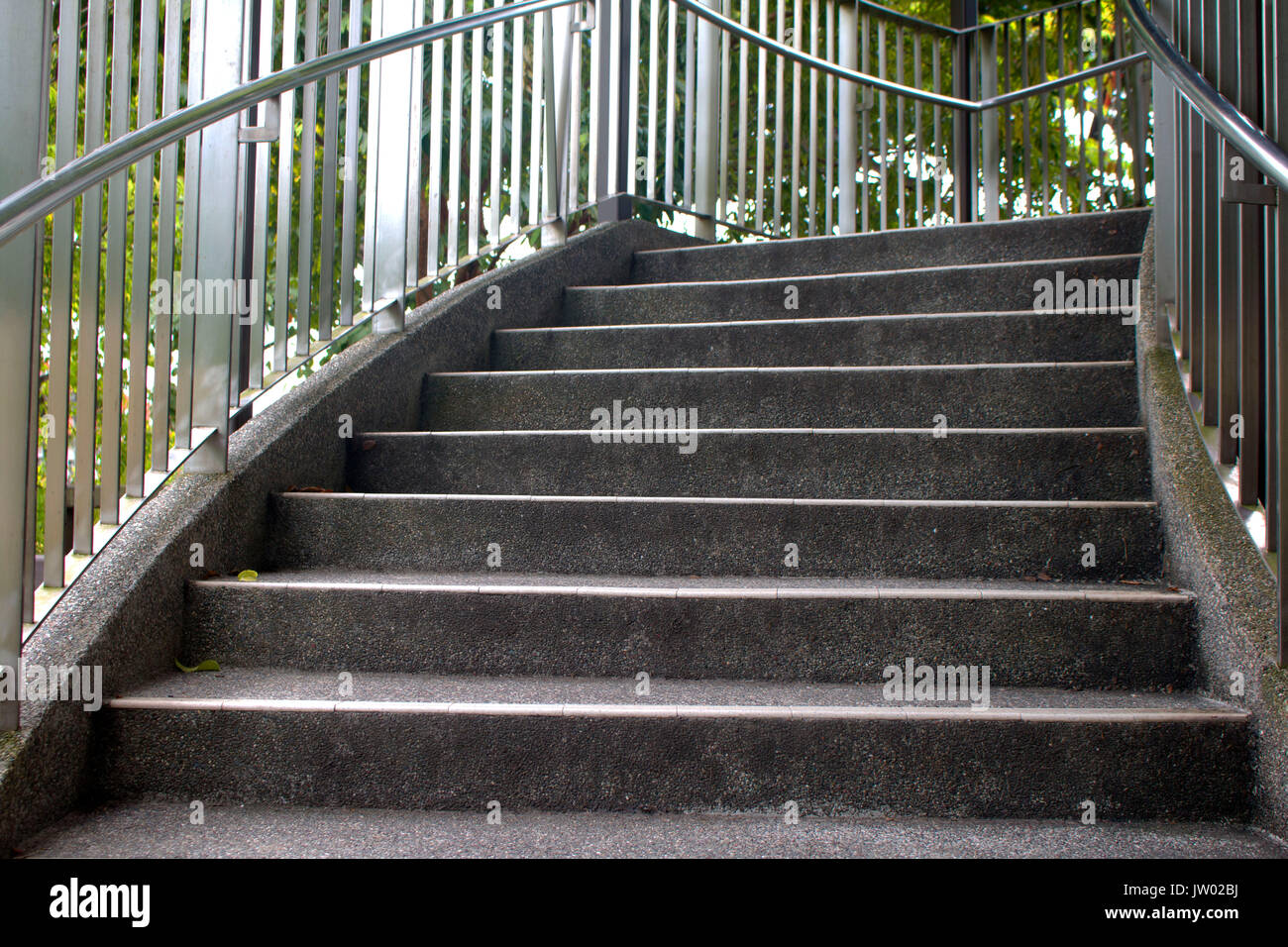 Escalera abierta en la ciudad Foto de stock