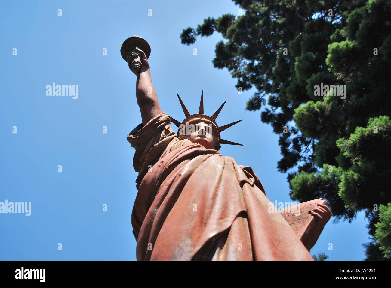 Marzo 2, 2015 - Buenos Aires/Argentina: copia de la estatua de la libertad en la plaza de Barrancas de Belgrano, parque público Foto de stock