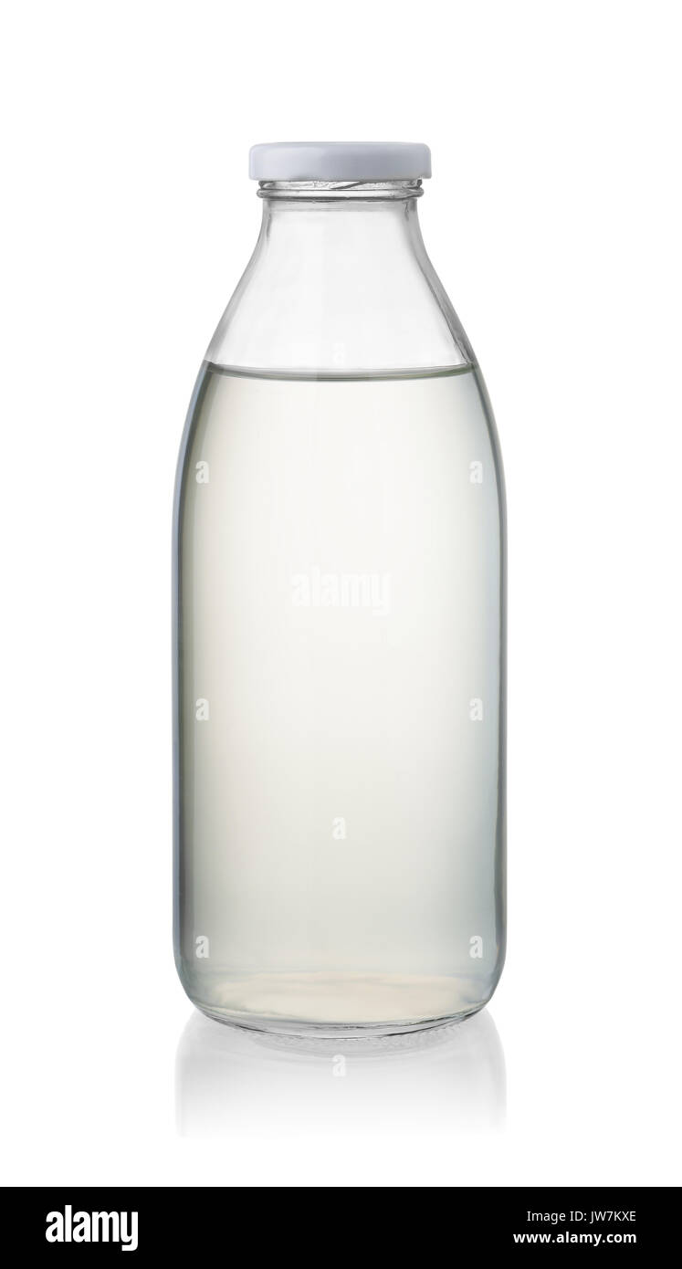 Vista frontal de la savia de abedul botella aislado en blanco Foto de stock