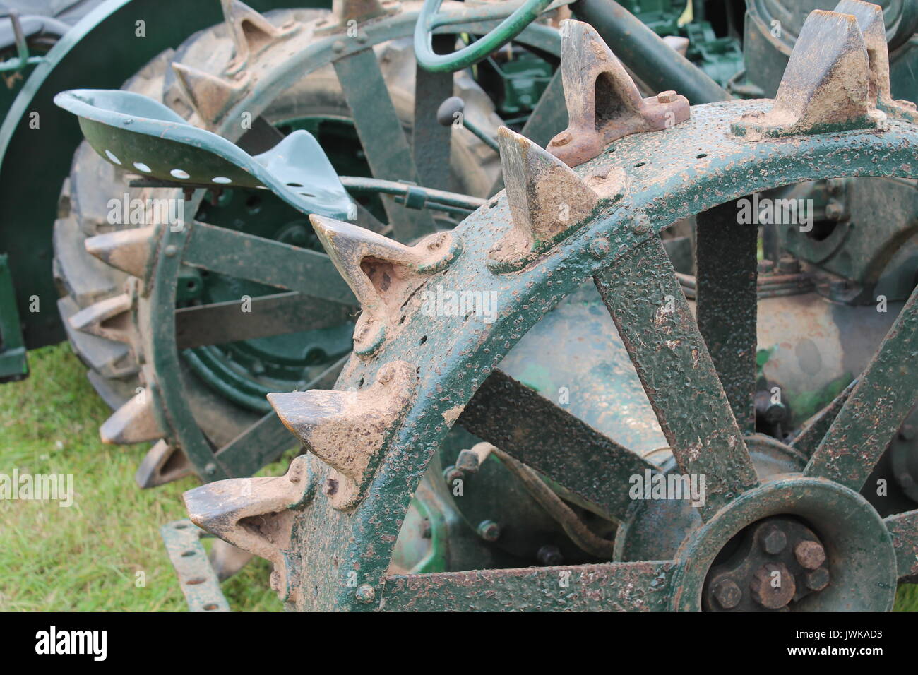 invención desesperación vela Vintage tractor wheels fotografías e imágenes de alta resolución - Alamy