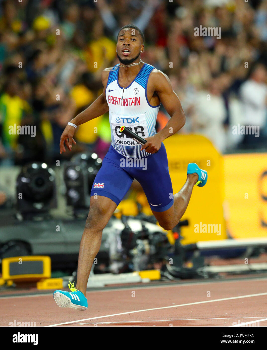 Gran Bretaña Nethaneel Mitchell-Blake en su camino para ganar el oro en ...