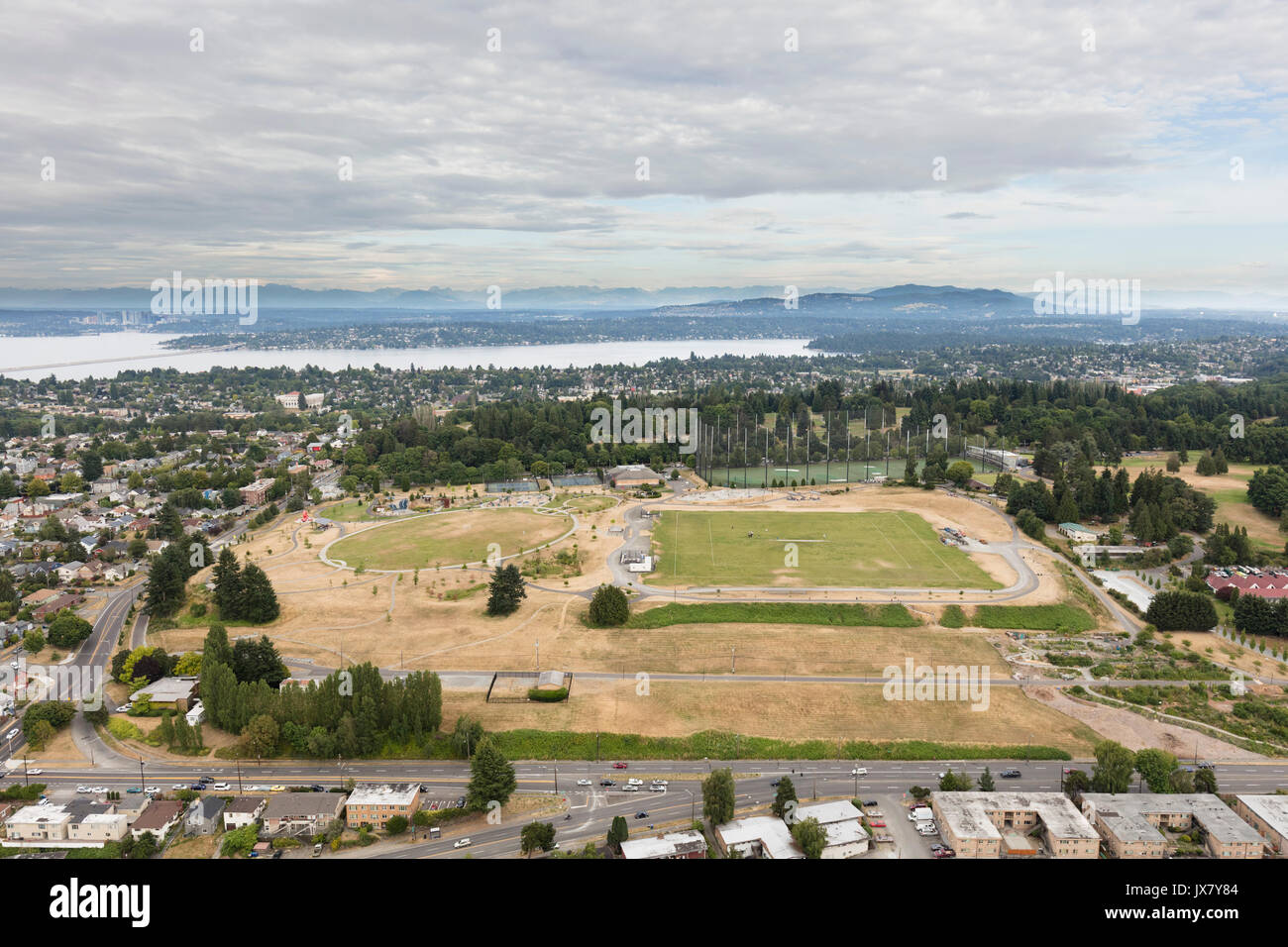 Jefferson Park instalaciones deportivas incluyendo Kilikiti Cricket Pitch, Beacon Hill, Seattle, WA, EE.UU. Foto de stock