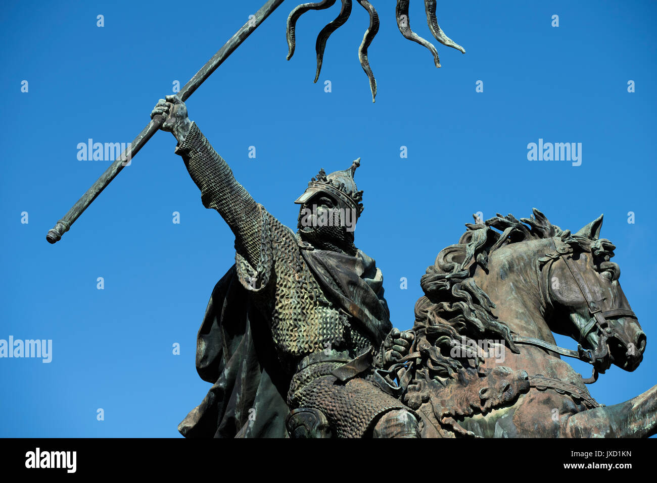 Falaise, Calvados, Normady, Francia. Lugar de nacimiento de Guillermo el Conquistador, visto aquí en la estatua. Agosto de 2017 la estatua de Guillermo el Conquistador a fala Foto de stock