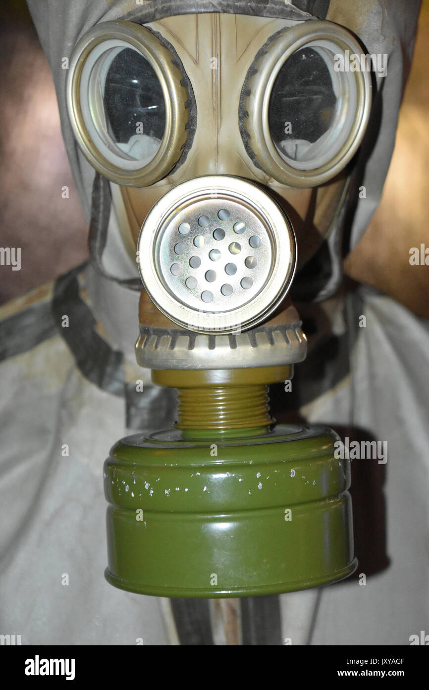 Máscara de gas y la planta de energía nuclear de Chernobyl respirador  Fotografía de stock - Alamy