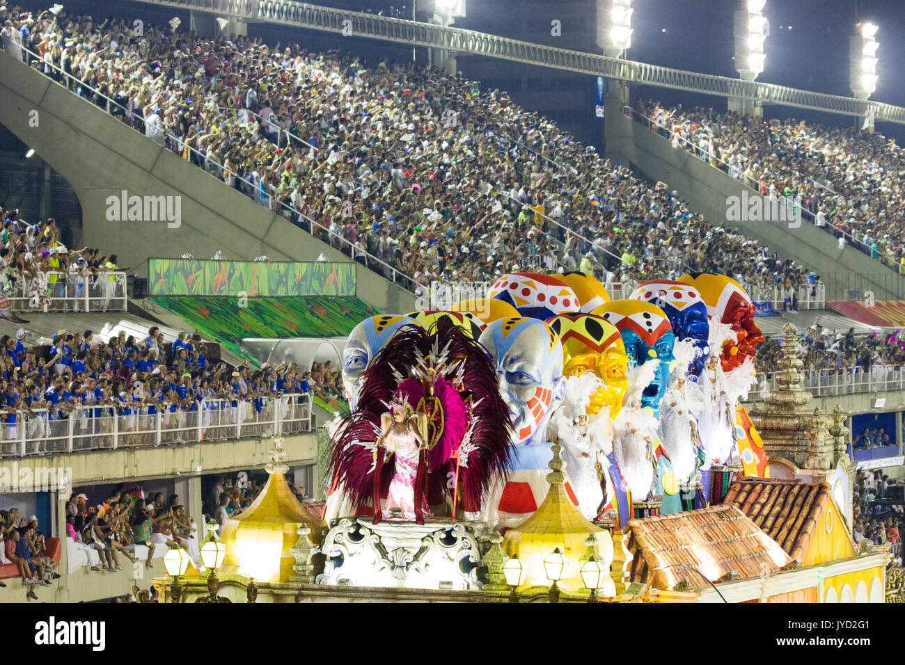 El Carnaval, en ,Rio de Janeiro, Carnaval, es un festival en Brasil, Sudamérica, desfile, samba, escuelas, flotación, el Sambódromo, el sambodromo Foto de stock