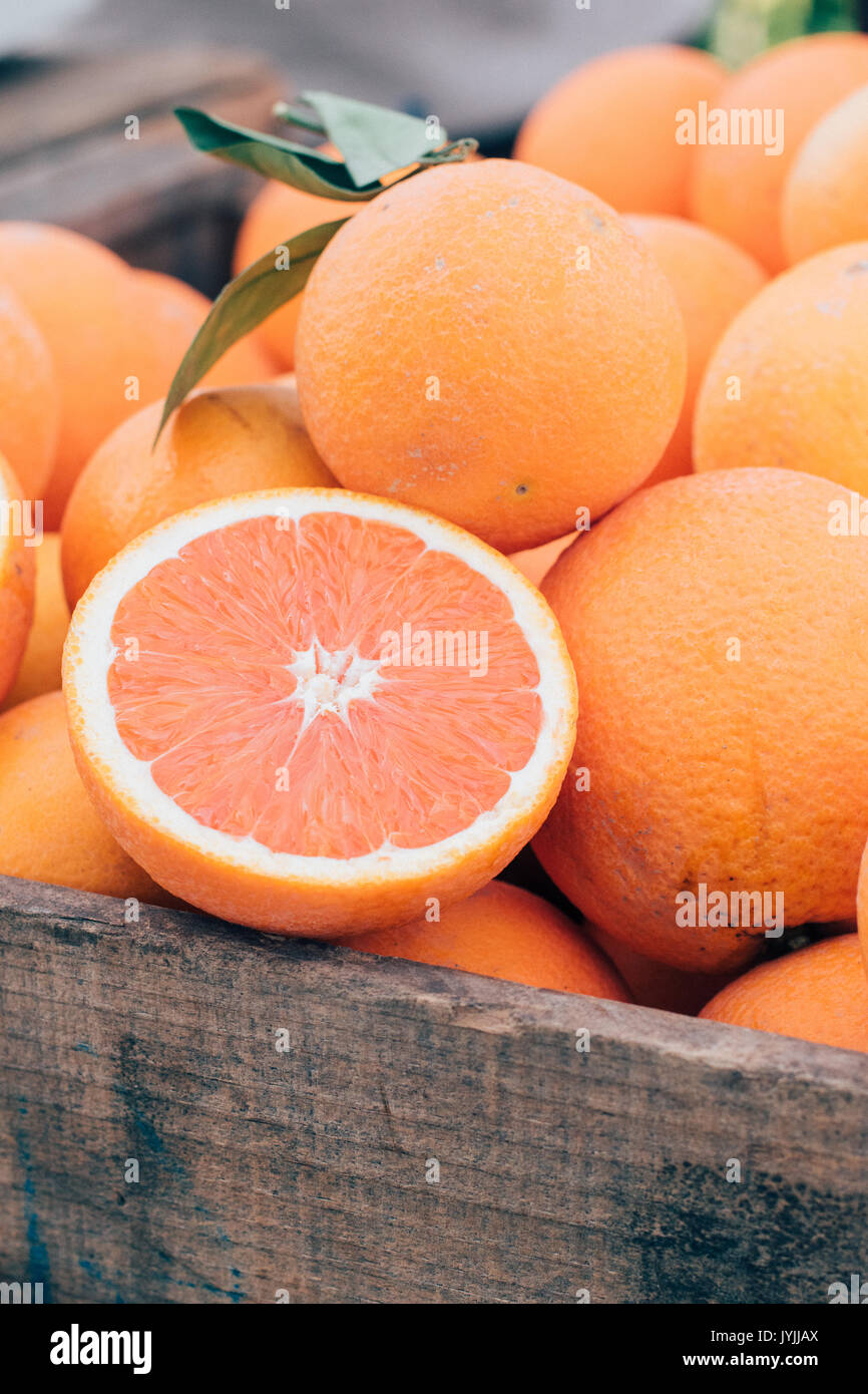 Jugo de naranja cultivado en florida fotografías e imágenes de alta