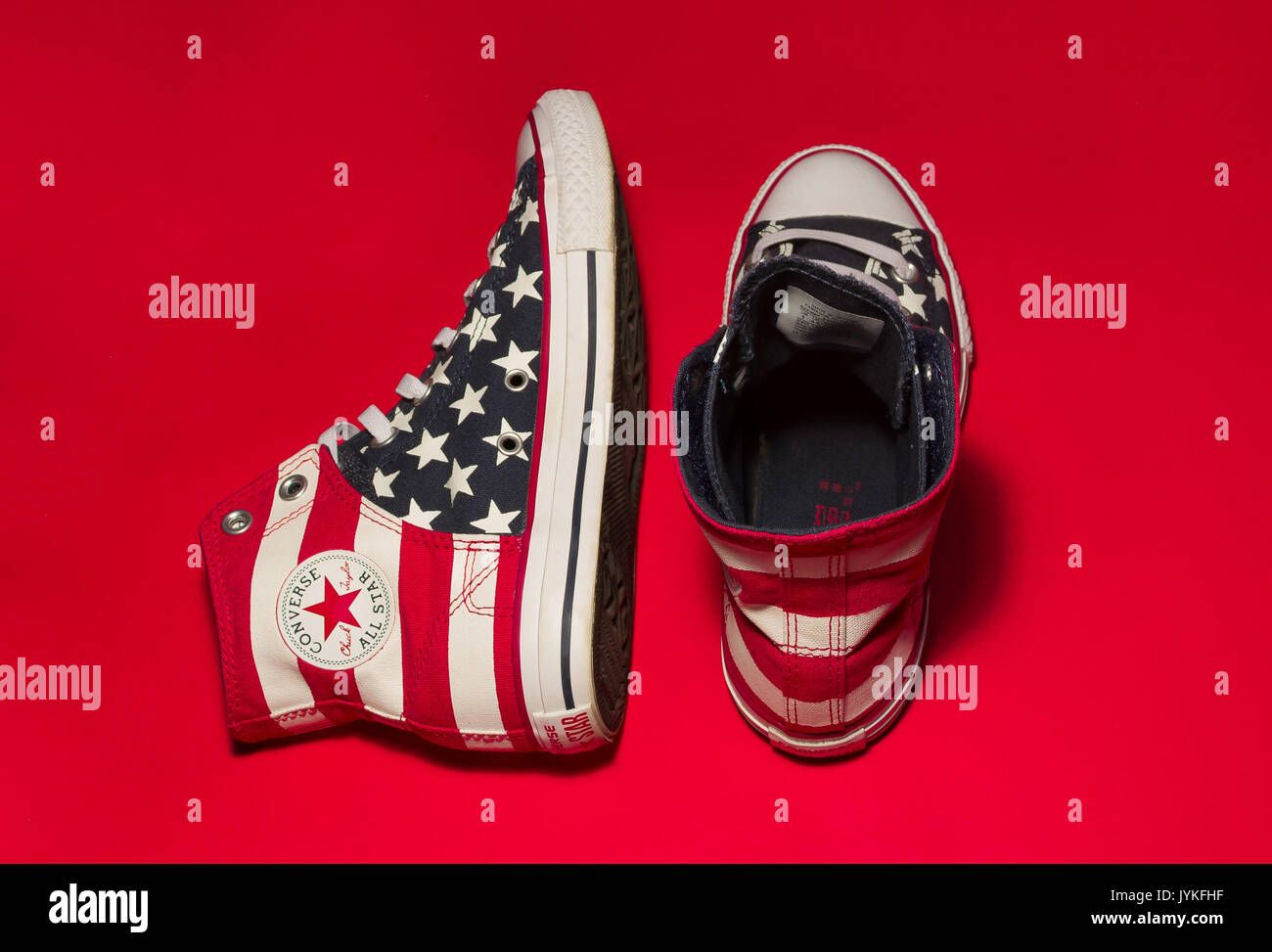 Converse rojos fotograf as e im genes de alta resoluci n P gina